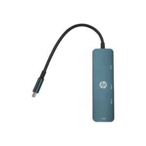 HP DHC-CT203 azul metálico, vista superior; cuerpo rectangular delgado con acabado mate y logotipo HP al centro; cable corto negro con conector USB-C a la izquierda y fondo blanco. Adaptador USB-C a HDMI, USB y SD/TF.