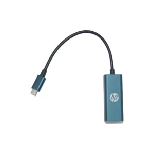 Adaptador HP DHC-CT208 azul, vista superior; cable corto negro con conector USB-C macho a la izquierda y cuerpo rectangular metálico a la derecha; terminaciones redondeadas.  Adaptador USB-C a cable de red RJ45.