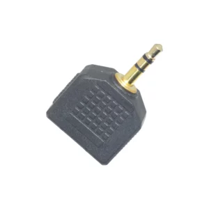 Macrotel adaptador de audio plug 3,5 mm estéreo a doble jack 3,5 mm hembra en vista inclinada; conector metálico dorado con dos anillos y cuerpo plástico negro texturizado.