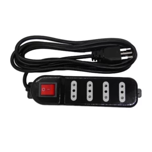 Zapatilla eléctrica Macrotel ME-069B negra con 5 tomas alineadas, interruptor rojo ON/OFF a la izquierda y cable negro enrollado con enchufe de tres pines redondos. Zapatilla Eléctrica.