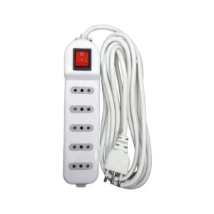 Zapatilla eléctrica Macrotel ME-071W5 blanca con 5 tomas alineadas, interruptor rojo ON/OFF en la parte superior y cable blanco enrollado con enchufe de tres pines redondos. Zapatilla Eléctrica con switch.
