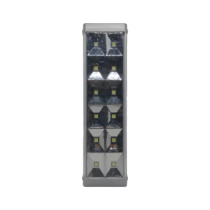 Lámpara de emergencia Macrotel MS-3305H gris, vista de frente en posición vertical, con cubierta transparente y matriz de reflectores prismáticos plateados con LEDs cuadrados amarillos visibles; sobre fondo blanco. Lampara de emergencia.