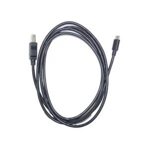 Philco 42196 cable USB-C a USB-B macho negro, enrollado; conector USB-B a la izquierda y USB-C a la derecha y fondo blanco. Cable usb.